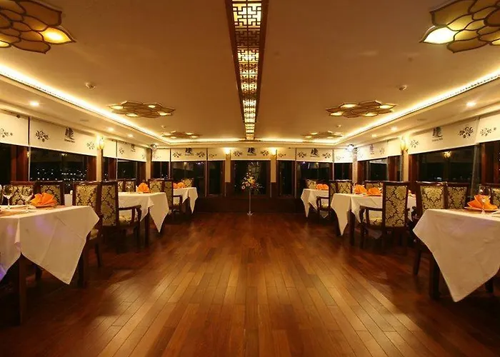 Oriental Sails Cruise  Hạ Long