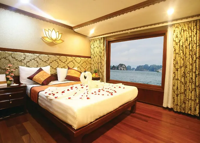 Oriental Sails Cruise  Hạ Long